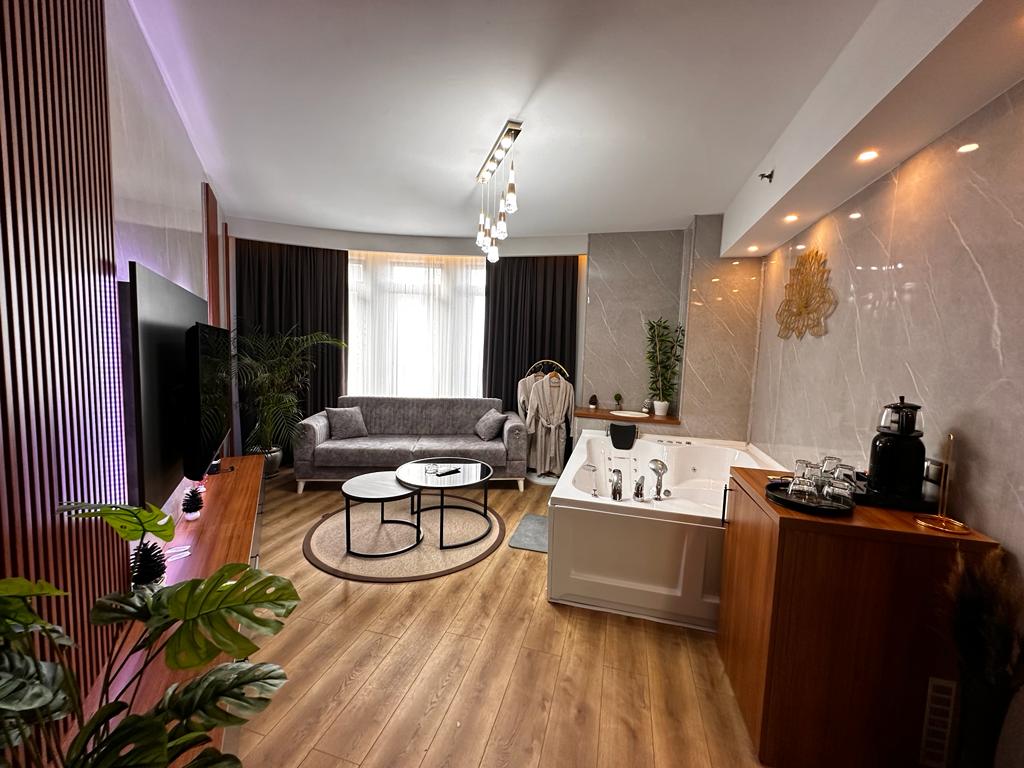 SAW Otel Jakuzili Oda